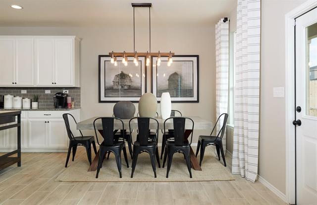 Building Photo - 366 Lake Erie Dr