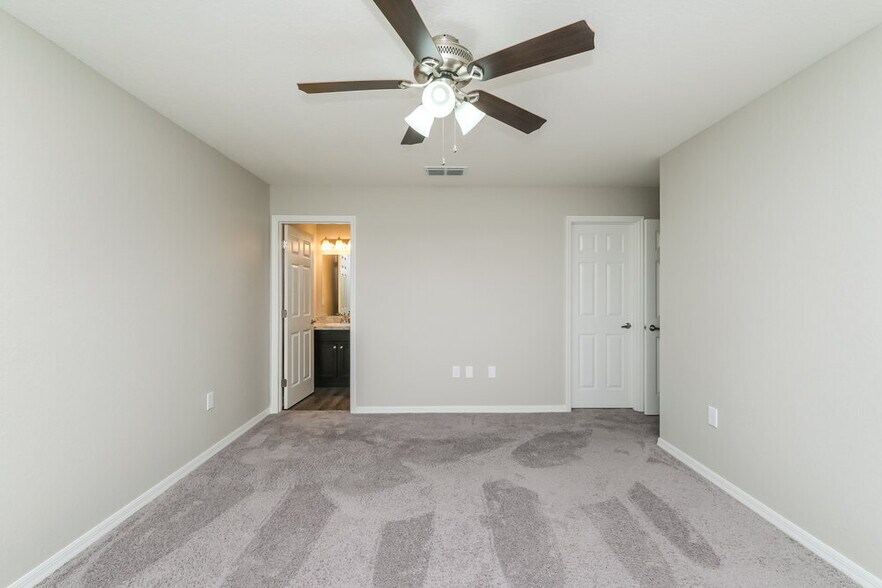 Building Photo - 8006 Brookeshire Dr