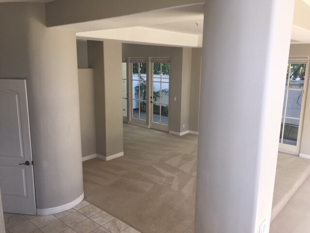 dining room - 723 S Broadway