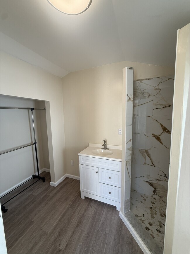 Building Photo - Herrell