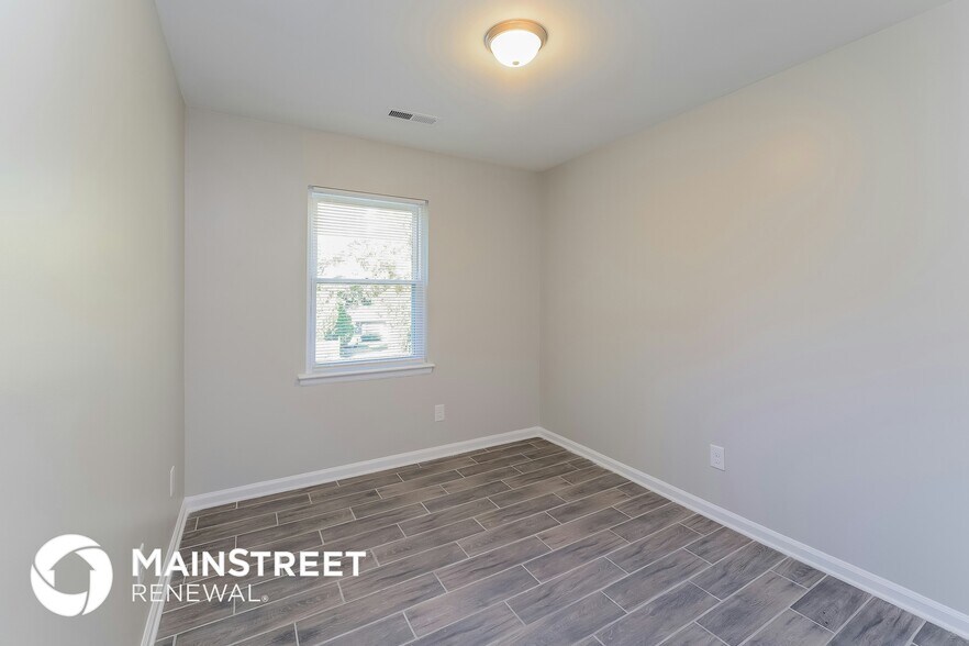 Building Photo - 2857 Hondo Dr