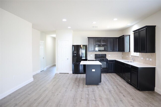 Building Photo - 6912 Longford Trail