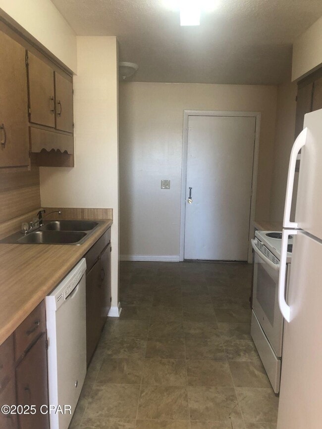 Building Photo - 6707-6722 FL-22