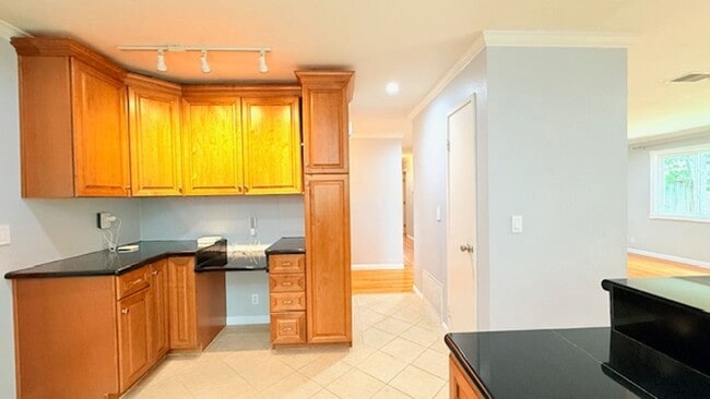 Building Photo - Charming 3BD/2BA, Single-Story, Ranch-Style Home in Broadmoor Area of San Ramon- Available NOW!