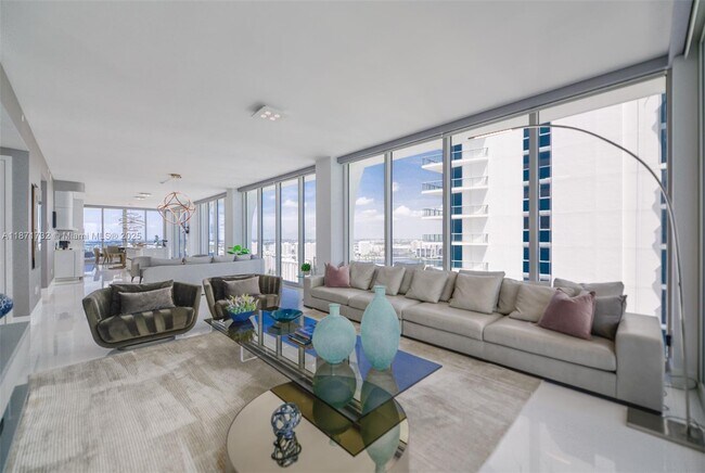 Building Photo - 16901 Collins Ave