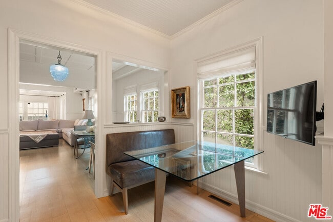 Building Photo - 501 Palisades Beach Rd