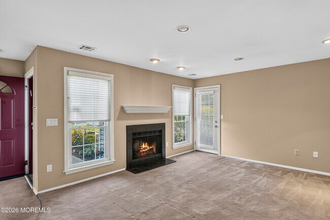 Building Photo - 398 Hampton Pl