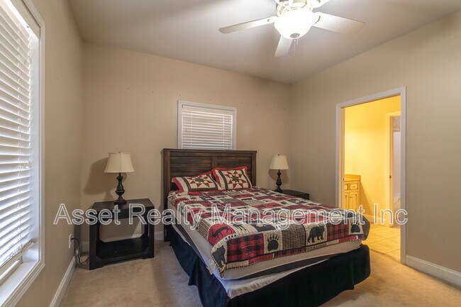 Building Photo - 306 White Cap Ln