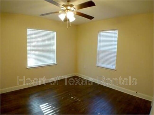 Building Photo - 2729 Proctor Ave