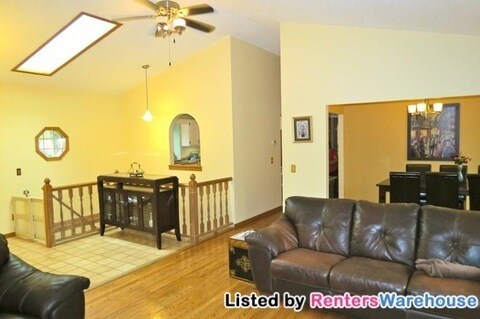 Building Photo - 1649 Norwood Dr