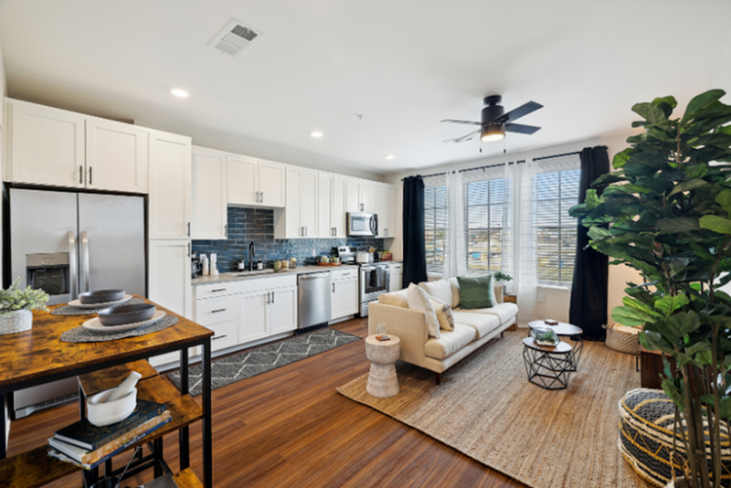 The Landers: Spacious, Open-Concept Living and Kitchen Space - Metronome Mid City