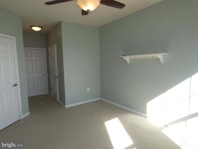 Building Photo - 2465 Army Navy Dr