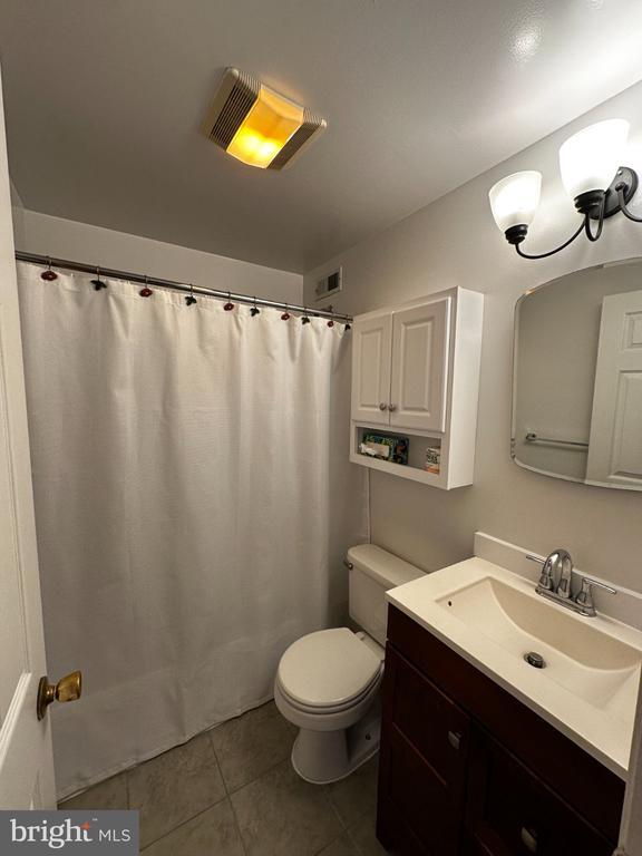 Building Photo - 1527 W 36th St