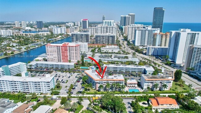 Building Photo - 3181 S Ocean Dr