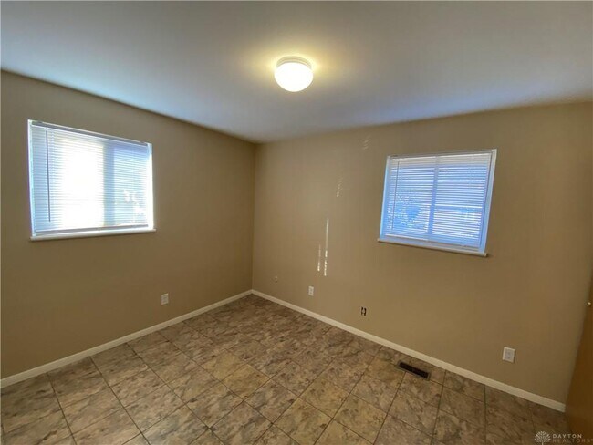 Building Photo - 5555 Misty Ln