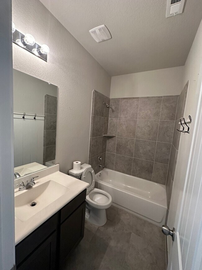 Building Photo - 7331 Saddle Tree Dr