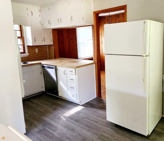 Building Photo - 1808 Meadowglades Dr