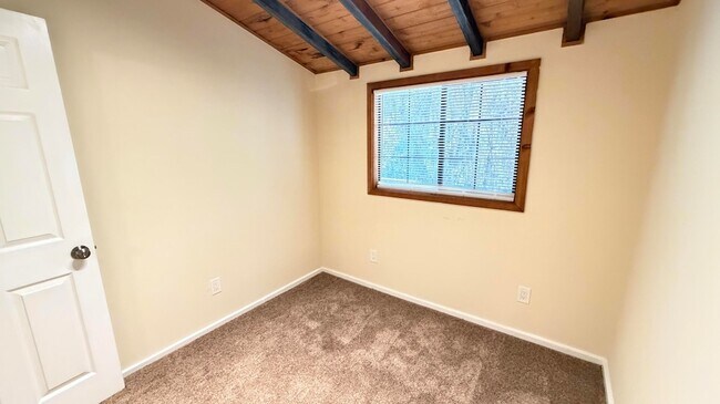 Building Photo - 54080 Pine Crest Ave