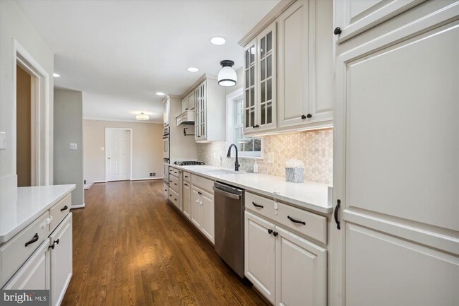 Building Photo - 7722 Desdemona Ct