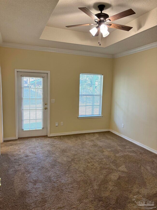 Building Photo - 1406 E Scott St