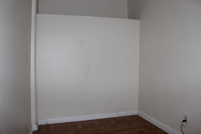 Building Photo - 329 Monroe St