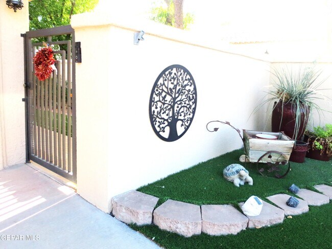 Building Photo - 4574 Weeping Willow Dr