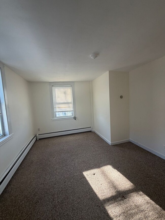 Building Photo - 25 Church St