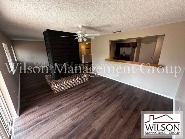 Building Photo - 321 Redwing Way