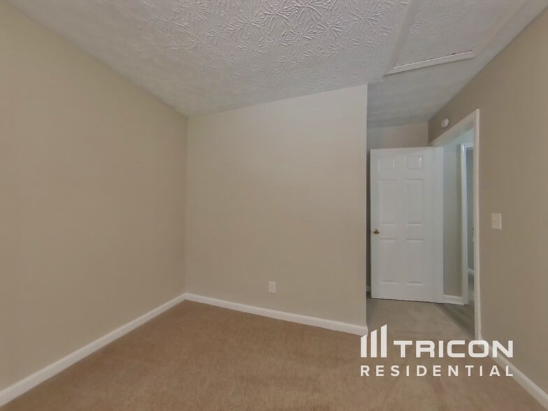 Building Photo - 93 Linville Pointe
