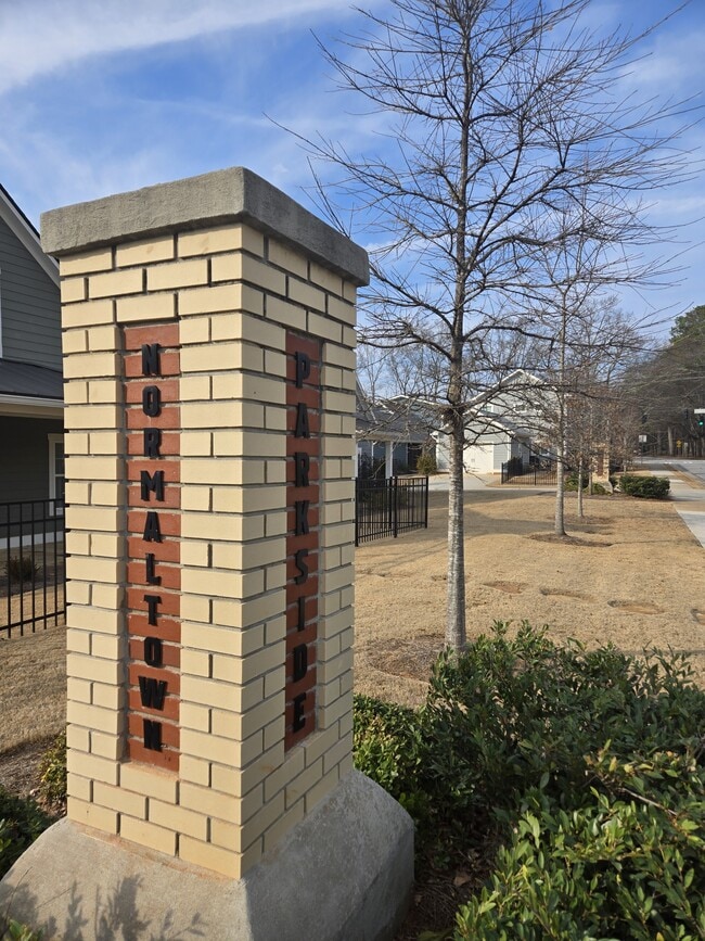 Building Photo - 691 Oglethorpe Ave