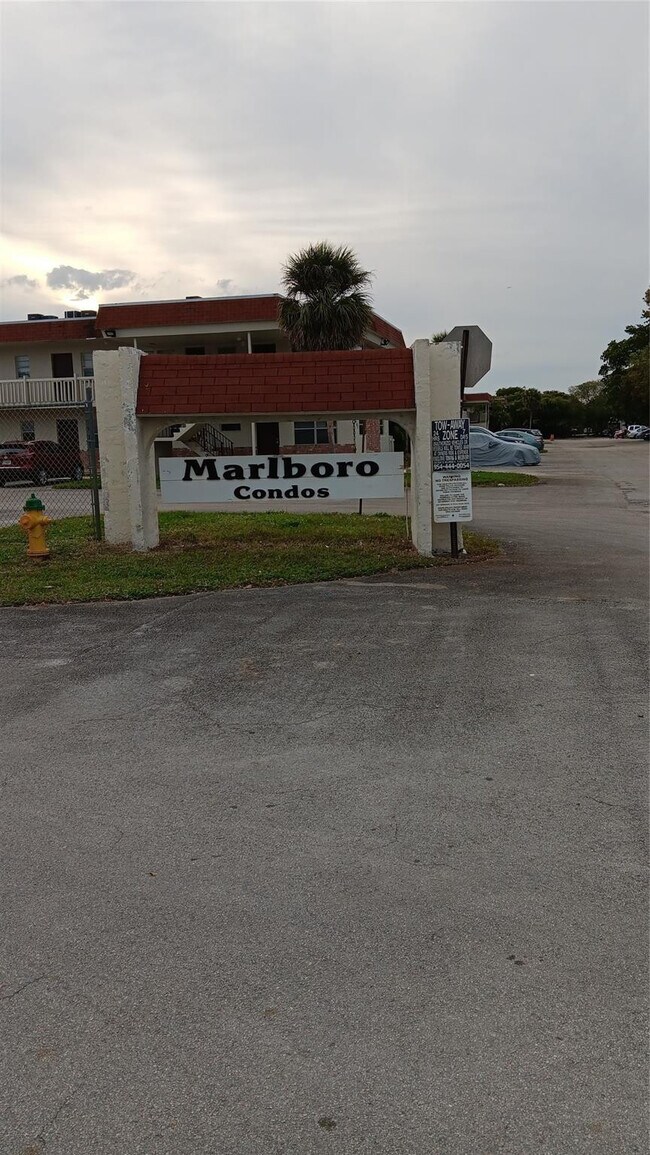 Building Photo - 4169 SW 67th Ave