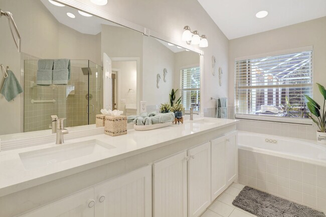 Building Photo - 6726 Sloane Pl