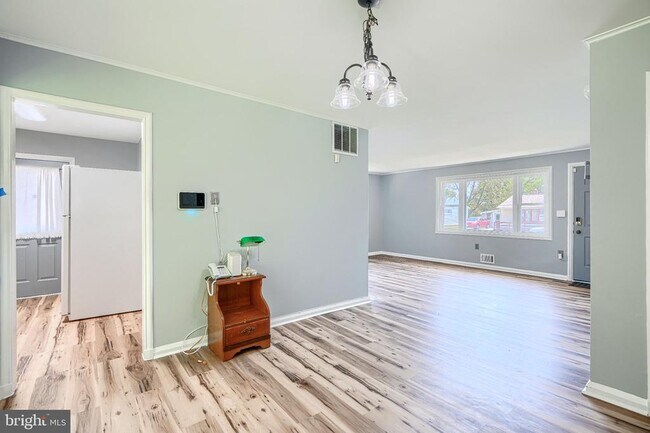 Building Photo - 5506 Adleigh Ave