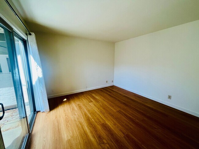 Building Photo - Wonderful 2 Bed 2 Bath in The Villages A 55+ Community