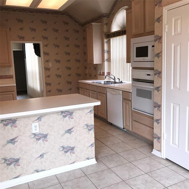 Building Photo - 2727 Gregway Ln