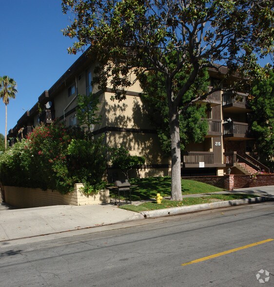 Building Photo - Madison Luxury Apartments