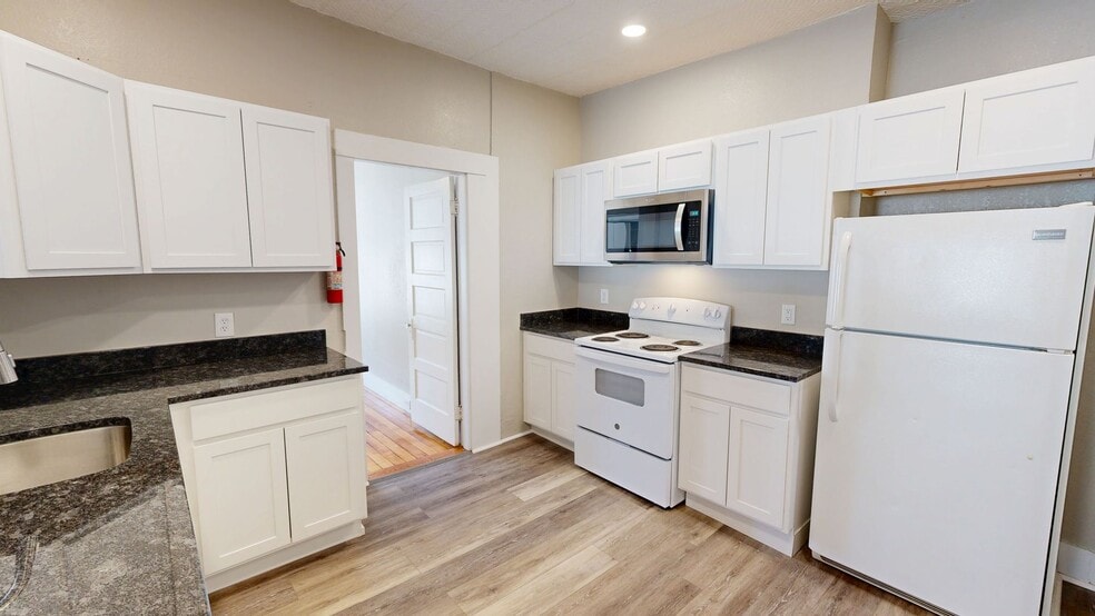 Interior Photo - 77 Union St
