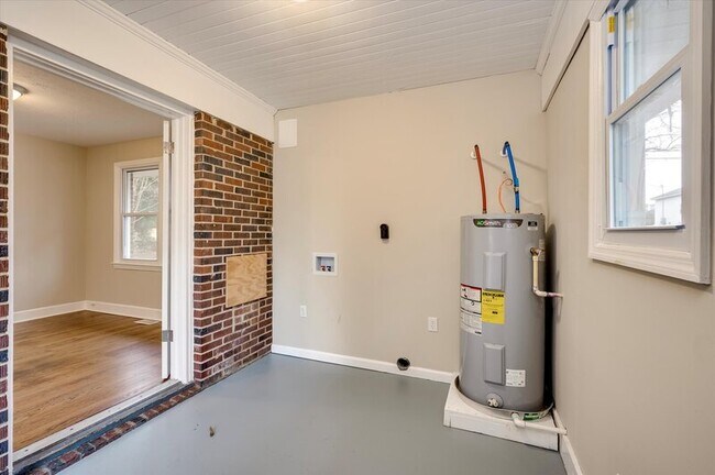 Building Photo - 116 Kirby Dr