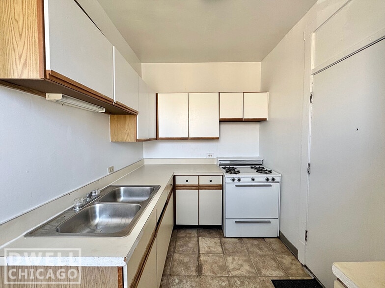 Building Photo - 1540 N Kedzie Ave