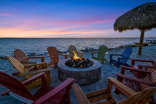 Building Photo - 2506 N Rocky Point Dr