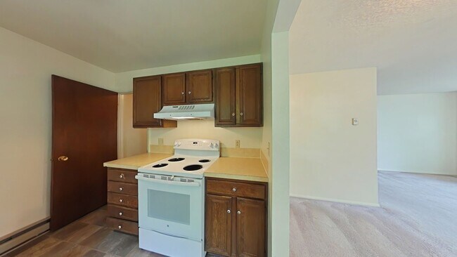 Building Photo - 2Bed 1Bath with Carport! Walk to MSU
