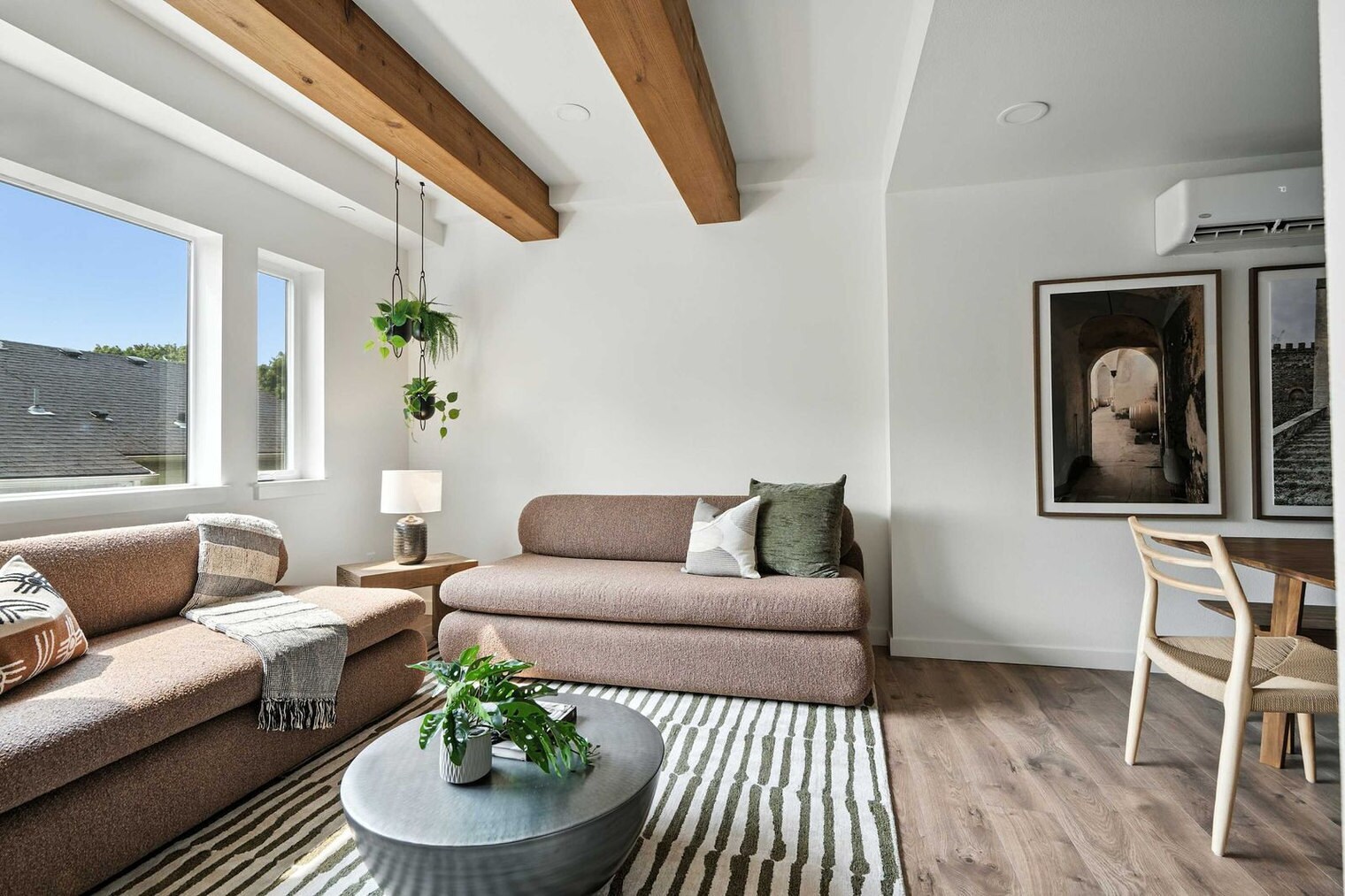 Building Photo - 925 NE 23rd Ave