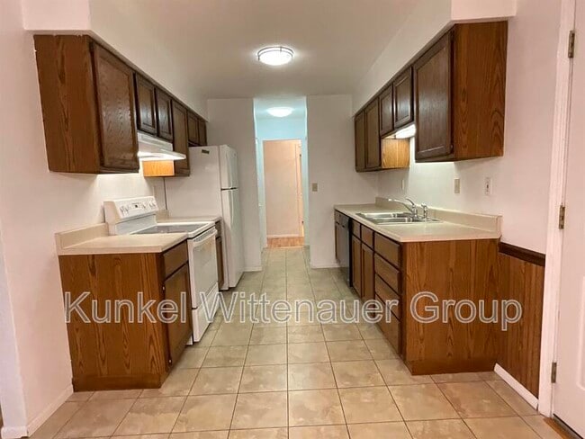 Building Photo - 23 Innsbruck Ln