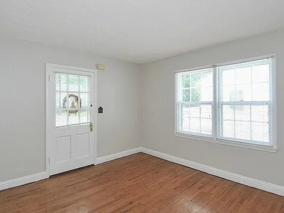 Building Photo - 115 Colonial Dr
