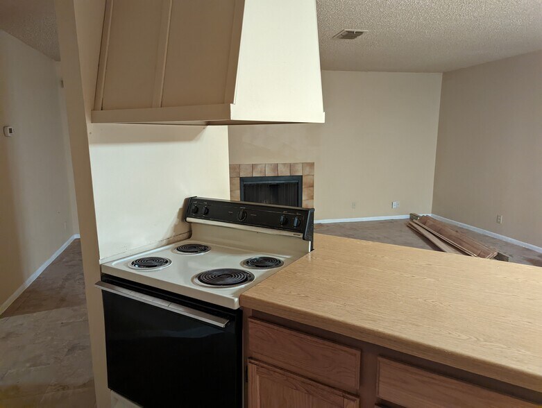Building Photo - 1359 Bayou Dr