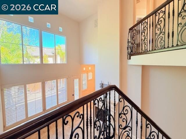 Building Photo - 6220 Lakeview Cir