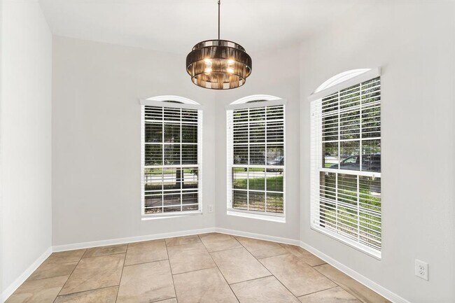 Building Photo - 2437 Aspen Dale Dr