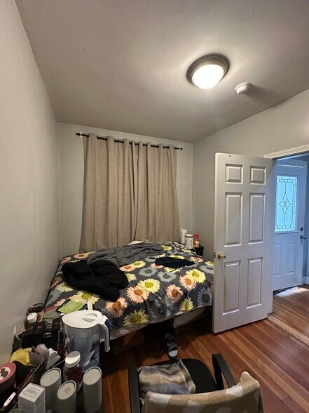 Building Photo - 8 Montfern Ave