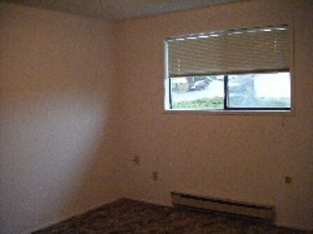Building Photo - 1546 - Edgewood Triplex