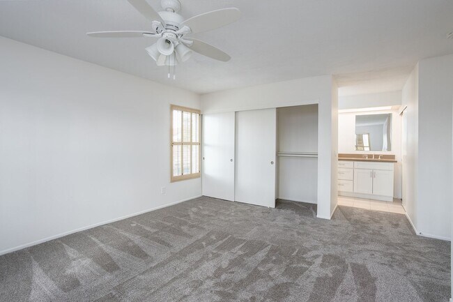 Building Photo - Fantastic 4 Bedroom home in La Costa!